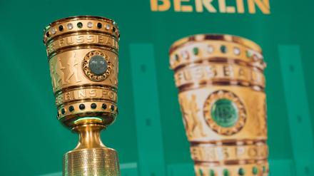 Der DFB-Pokal soll nicht nur schön aussehen, sondern auch den Amateurfußball finanziell unterstützen. 