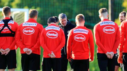Trainer Friedhelm Funkel und seine Mannschaft von Fortuna Düsseldorf befinden sich derzeit im Trainingslager in Marbella.