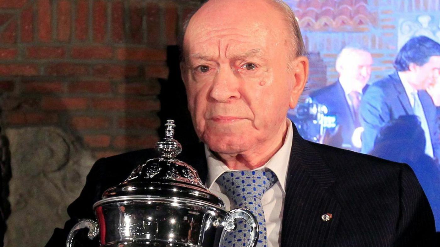 Spielerlegende von Real Madrid Di Stefano ringt um sein Leben