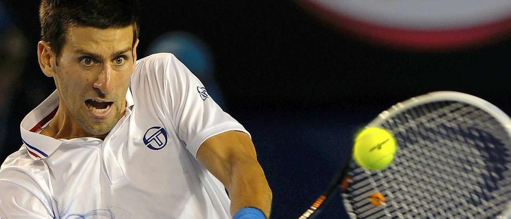 "Schlag' den Ball, wenn er kommt", wusste schon Björn Borg. Novak Djokovic beherzigt das und gewinnt zum dritten Mal die Australian Open.