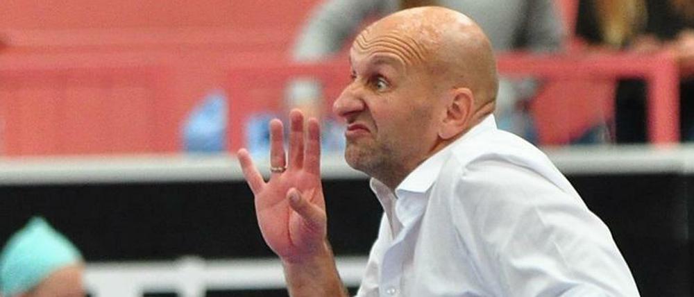 Ausdrucksstark: Rottenburgs Trainer Hans Peter Müller-Angstenberger wird am Mittwoch bei den BR Volleys wieder seine überschwängliche Mimik zeigen.