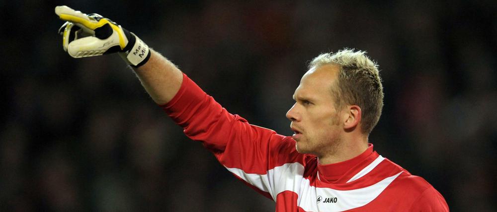 Bei den Roten. 2010 wechselte Markus Miller nach Hannover, aktuell arbeitet er als Torwarttrainer wieder beim KSC.