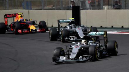 Hamilton vor Rosberg. Manchmal kann auch ein Zweiter Freude bereiten.