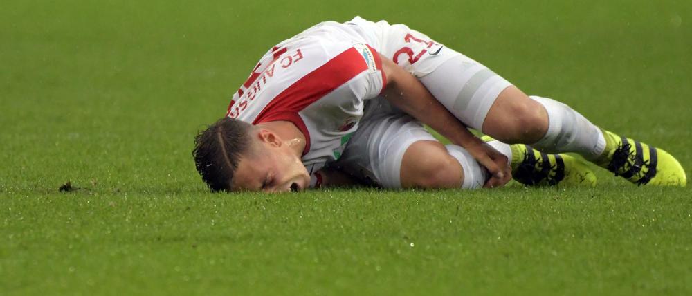 Augsburgs Dominik Kohr verletzte sich schwer gegen Mainz.