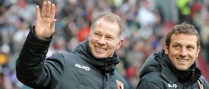 Manager Stefan Reuter (l.) und Trainer Markus Weinzierl wollen den FC Augsburg in der Bundesliga weiter etablieren.