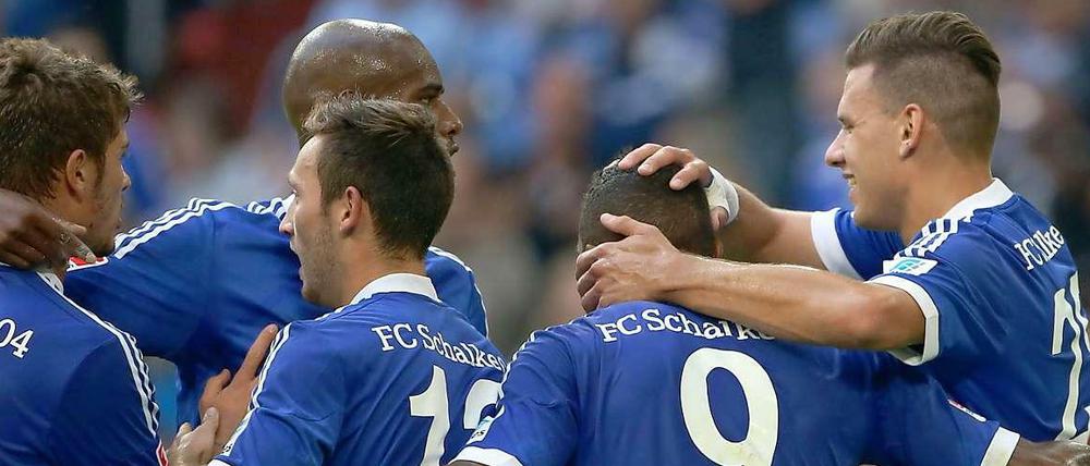 Endlich mal Jubeln: Schalke 04 schafft im vierten Spiel den ersten Saisonsieg.