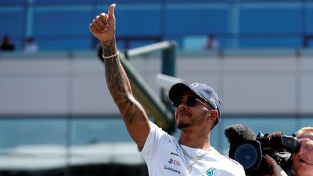 Top zufrieden: Lewis Hamilton hat bis 2020 eine gesicherte Zukunft bei Mercedes.