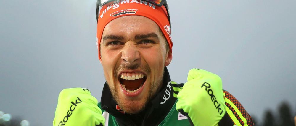 Johannes Rydzek feiert den nächsten Sieg bei der Nordischen Ski-WM.