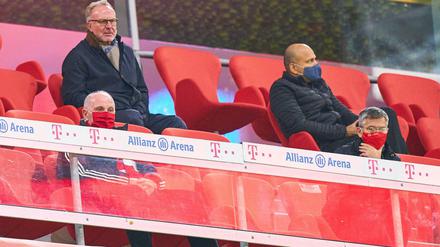 Frischluftliebhaber. Karl-Heinz Rummenigge am 4. Oktober beim Heimspiel der Bayern gegen Hertha.