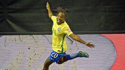 Drin ist er. Formiga nach ihrem Tor gegen Südkorea, Brasilien siegte 2:0 zum WM-Auftakt.