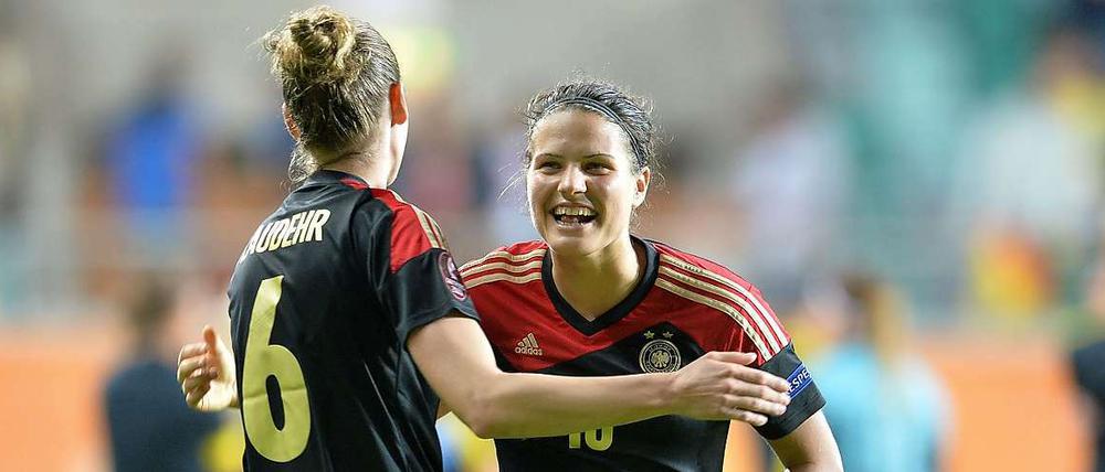 Simone Laudehr und Dzsenifer Marozsan (r.) schossen Deutschland mit ihren Toren gegen Italien im Viertelfinale und Schweden im Halbfinale ins Endspiel.