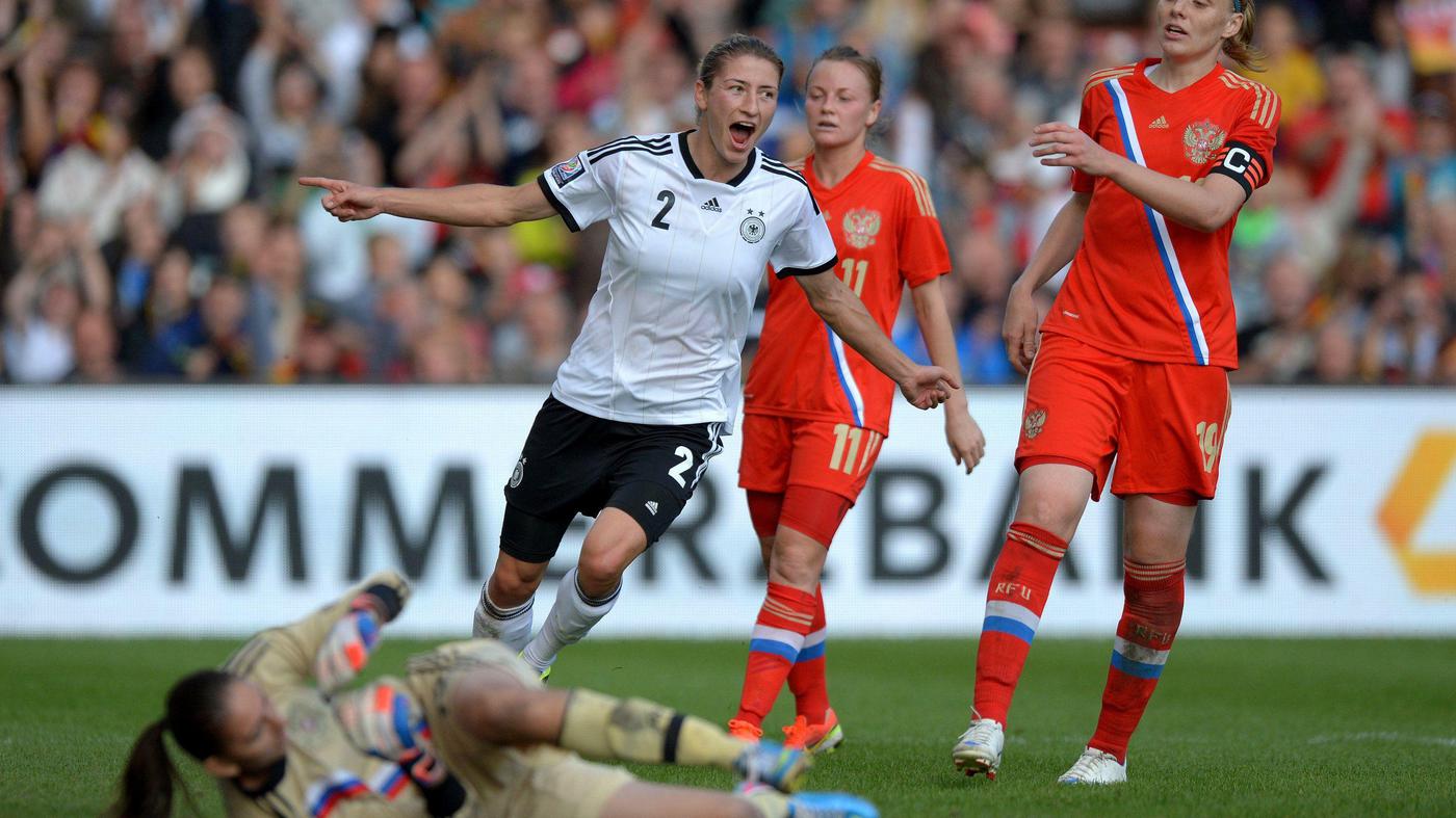 Deutsche Fußballfrauen schlagen Russland 90.