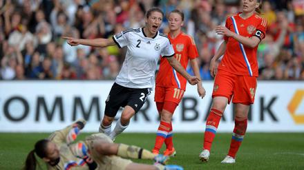 Deutschlands Bianca Schmidt jubelt über ihren Treffer zum 9-0.