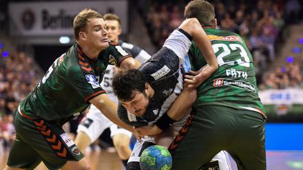 Griechisch-römisch oder Handball? Die Defensivarbeit steht bei Velimir Petkovic momentan ganz oben auf der Agenda.