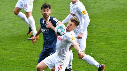 Der Zweitliga-Tabellenführer setzte sich im Spitzenspiel gegen Holstein Kiel mit 2:1 (1:0) durch.