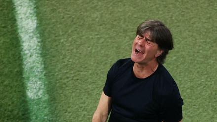 Verzweifelte Miene nach dem Spiel: Bundestrainer Joachim Löw darf sich weitere Patzer mit seinem Team nicht erlauben.