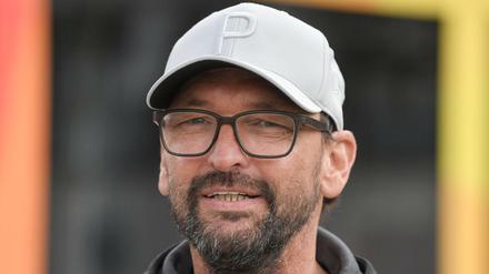 Hat einen neuen Job. Claus-Dieter Wollitz ist der neue Trainer des 1. FC Magdeburg.