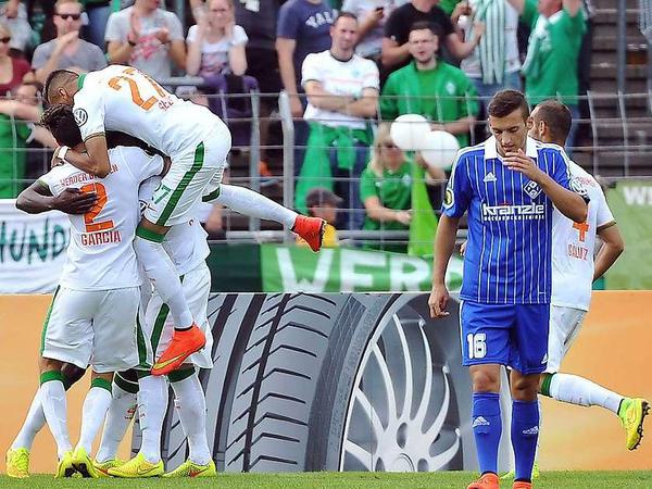 Pokalfluch besiegt: Werder Bremen übersteht nach drei Jahren erstmals wieder die erste Runde im DFB-Pokal.