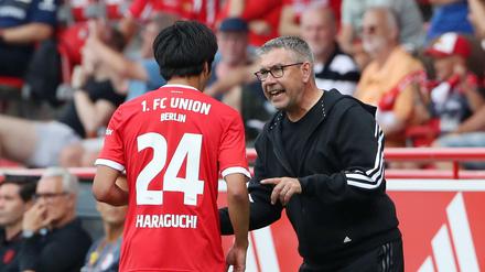 Urs Fischer (rechts, hier mit Neuzugang Genki Haraguchi) startet in seine vierte Saison als Union-Trainer.