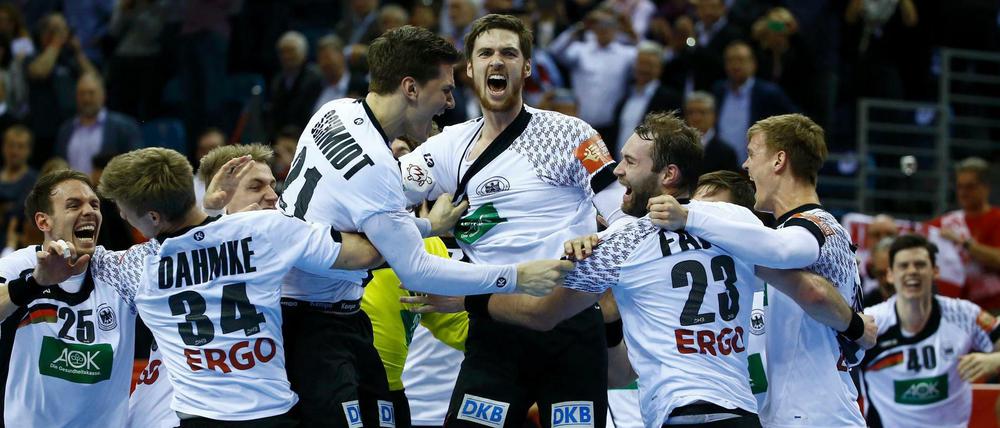Großer Jubel bei der Handball-EM: Deutschland holt den Titel.