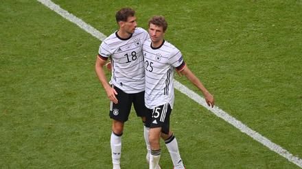 Gegen Portugal jubelten die beiden noch gemeinsam. Jetzt könnte Goretzka den angeschlagenen Müller ersetzen.