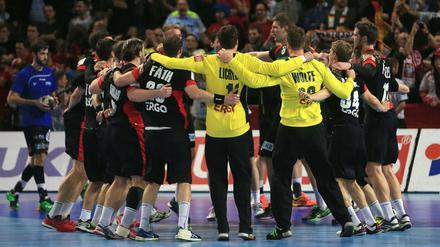 Ein Haufen Freude. Die deutschen Handballer begeistern bei der EM.