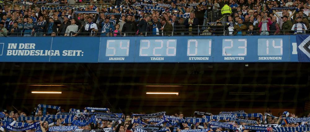 Die berühmte HSV-Uhr, hier noch zu Bundesligazeiten. 