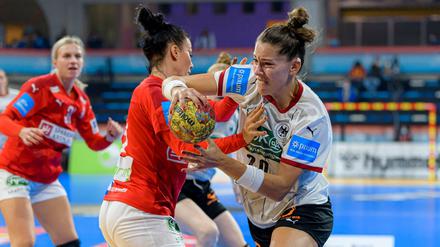 Für die deutschen Handballerinnen um Emily Bölk gab es gegen Dänemark kein Durchkommen.