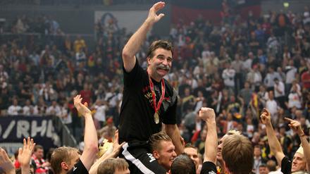 Heiner Brand wurde als Spieler (1978) und Trainer (2007) Weltmeister mit Deutschland.