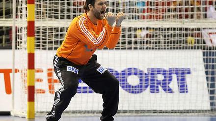 Die Hände voller Leidenschaft: Handball-Nationaltorhüter Silvio Heinevetter gegen Spanien.