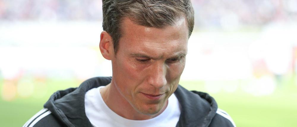 Gesenkten Hauptes: Trainer Hannes Wolf muss nach dem Saisonende beim HSV gehen.