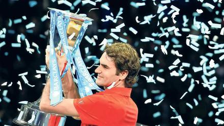 Schnipsel Londoner Art. Zum Saisonabschluss stimmt bei Roger Federer wieder die Papierform. Foto: AFP