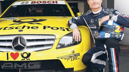 Mein Auto und ich. Der frühere Formel-1-Vizeweltmeister David Coulthard macht sich mit dem AMG-Mercedes des Berliner Mücke-Teams vertraut. Foto: Imago