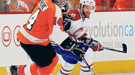 Er kennt nur ein Ziel. Ian Laperriere (l.) möchte mit seinen Flyers den Stanley-Cup wieder nach Philadelphia holen. Foto: AFP