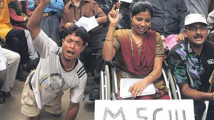 Laute Welle. Behinderte indische Athleten protestieren vor dem Ministerium. Foto: AFP