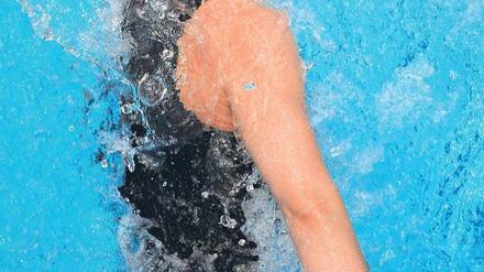 Es geht noch. Die Doppel-Olympiasiegerin Britta Steffen hat erst seit kurzem wieder das Gefühl, schwimmen zu können. Foto: Camera4