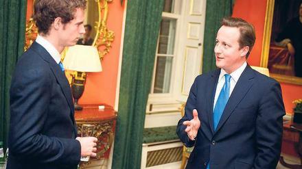 Mit der Attitüde des Staatsmanns. Tennisprofi Andy Murray machte auch beim Treffen mit dem britischen Premierminister David Cameron eine gute Figur. Foto: dpa