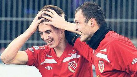 Nicht zu fassen. Uwe Hünemeier (links) und Emil Jula sind manchmal selbst überrascht, welche Erfolge ihre Mannschaft in dieser Saison erreicht.