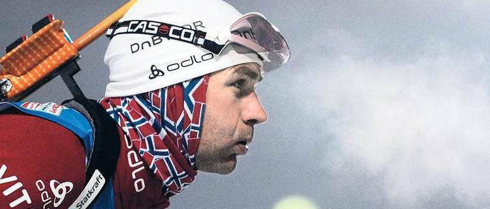 Langer Atem. Ole Einar Björndalen, 36 Jahre alt, liegt in seiner 19. Weltcupsaison auf Rang drei der Gesamtwertung. Foto: AFP