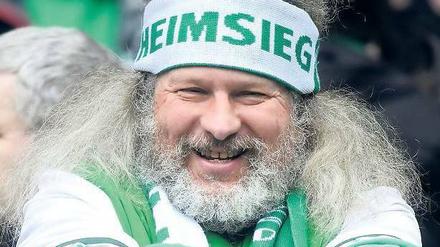 Visionär. Dieser Werder-Fan rechnete bereits vor dem Spiel mit einem Bremer Sieg im Weserstadion. Foto: dpad