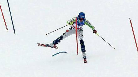 Ungeschickt eingefädelt. Nach Platz 22 im ersten Lauf scheidet Felix Neureuther im zweiten Durchgang des WM-Slaloms durch einen Fahrfehler aus. Foto: Reuters