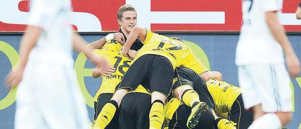 Gipfel in Sichtweite. Im Hinspiel konnten die Dortmunder über einen 2:0-Sieg jubeln, an der Spitze stehen sie immer noch. 