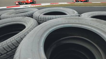 Wir müssen Gummi geben. Die Ferraris haben in dieser Saison bisher Probleme, auf Touren zu kommen. Foto: Reuters
