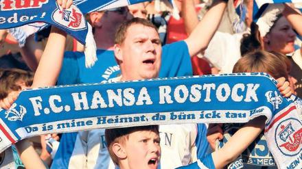 Der Norden ist oben. Hansa hat sich konsolidiert und bei Heimspielen zuletzt mehr als 20 000 Fans mobilisiert. Foto: dpa