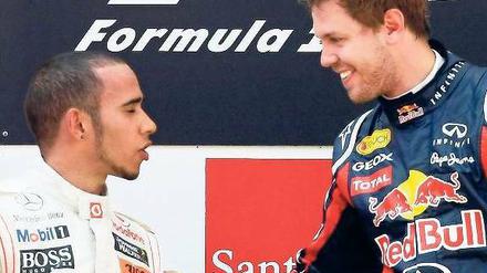 Zur Augenhöhe fehlt ein Stück. Vor dem Rennen in Monaco liegt Lewis Hamilton (l.) 41 Punkte hinter Sebastian Vettel zurück. Foto: Reuters
