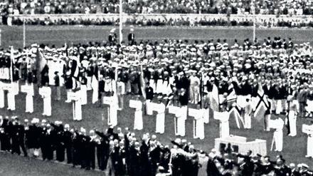Premiere im Berliner Olympiastadion. Der Fackellauf fand 1936 bei den Spielen der Nationalsozialisten zum ersten Mal statt. Foto: Richter/Cinetex
