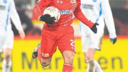Schrei nach Toren. Halil Savran hofft heute bei Dynamo Dresden auf seinen ersten Saisoneinsatz für Union. Foto: dpa