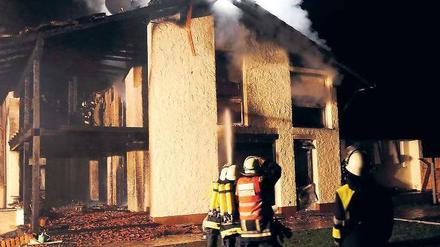 Opfer des Feuers. Brenos Villa in München-Grünwald brannte völlig aus. Die Staatsanwaltschaft vermutet Brandstiftung. Foto: dpa
