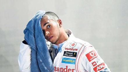 Langsam wird’s heiß. In Singapur zog sich Lewis Hamilton einmal mehr den Unmut der Kollegen zu. Foto: Reuters