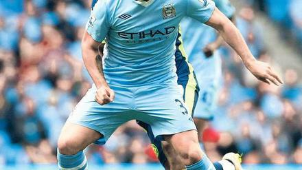 Nie mehr in Blau? Carlos Tevez ist bei Manchester City in Ungnade gefallen. Foto: dapd